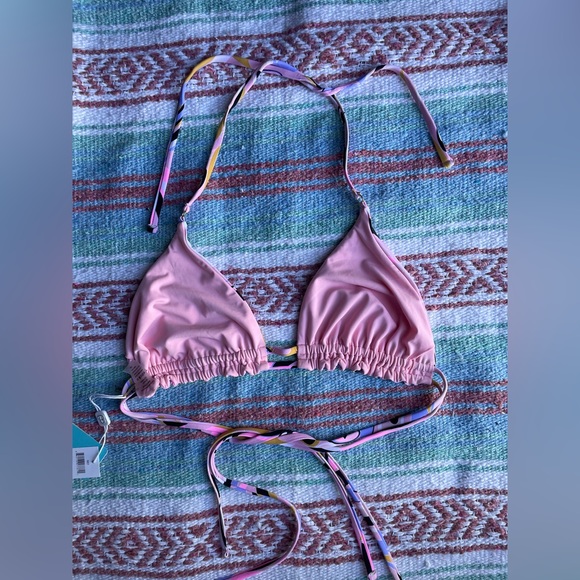 Beach Bunny Triangle Top DD - Picture 2 of 2